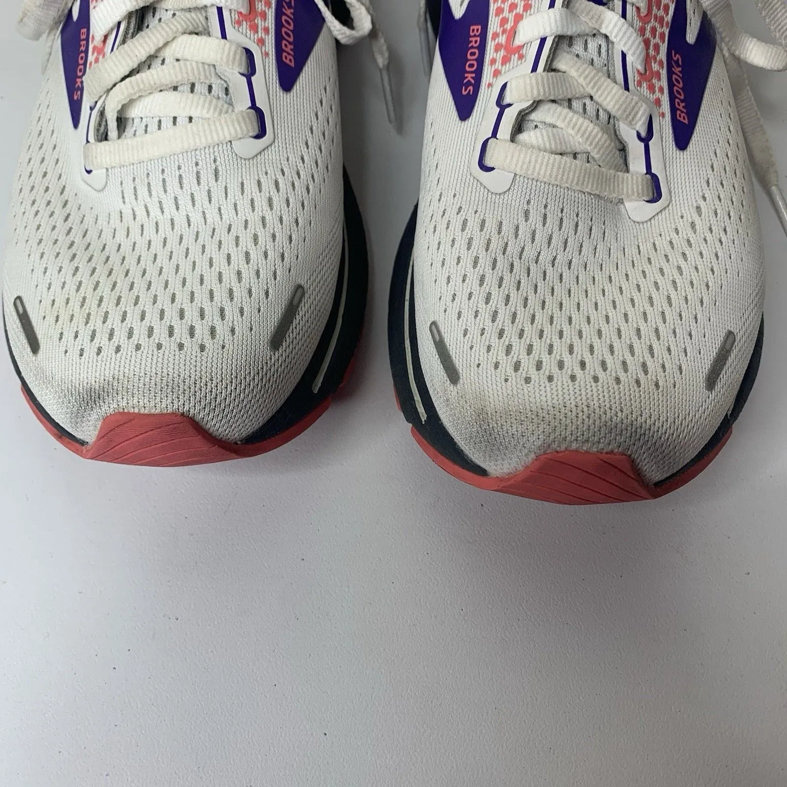 Brooks Ghost 14 1203561B192 White Running Shoes Sneakers Sz 8.5 B Coral Purple - Image 4