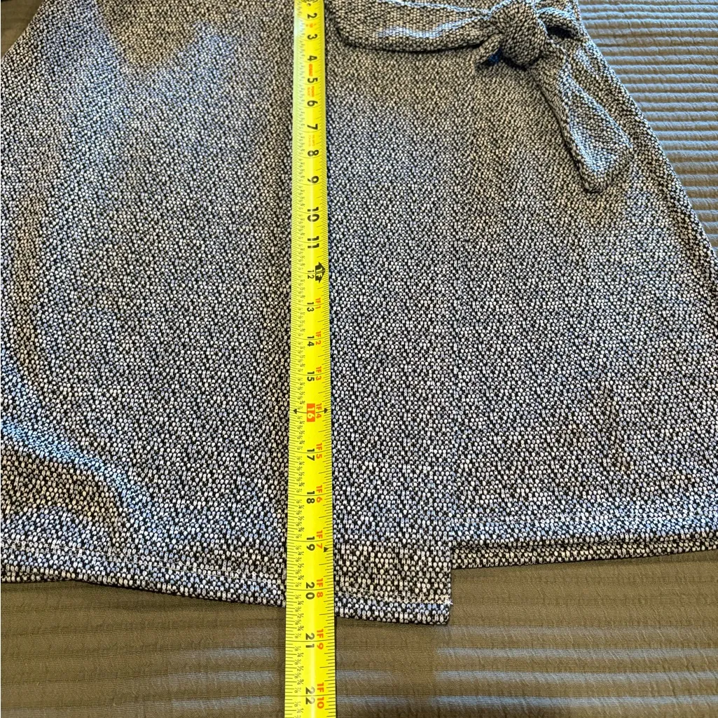 Loft Outlet faux-wrap mini skirt black white grey women’s L NWT - Image 8