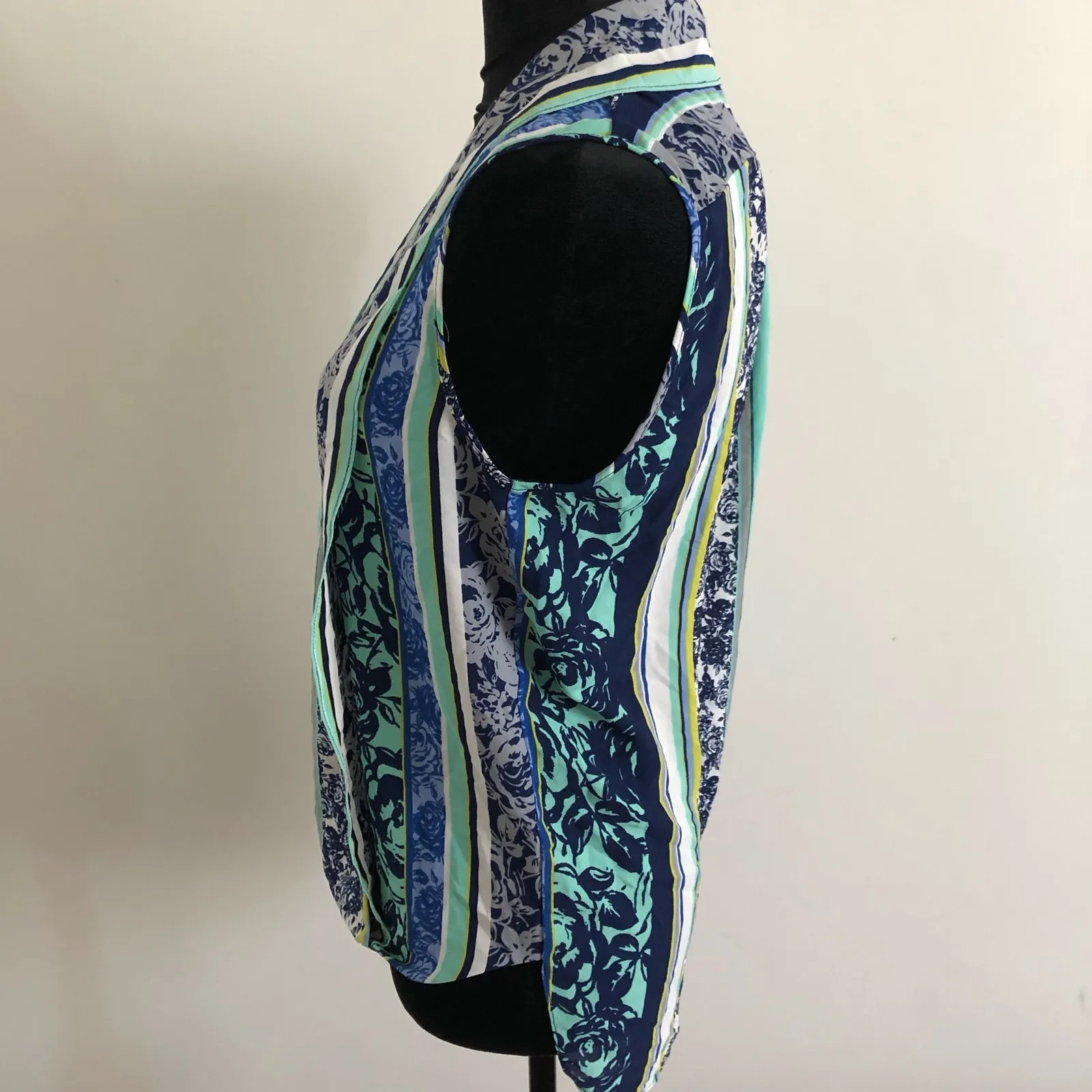 Three Eighty Two Women's Blue Striped Floral Print Sleeveless Blouse, Size Small - Image 5