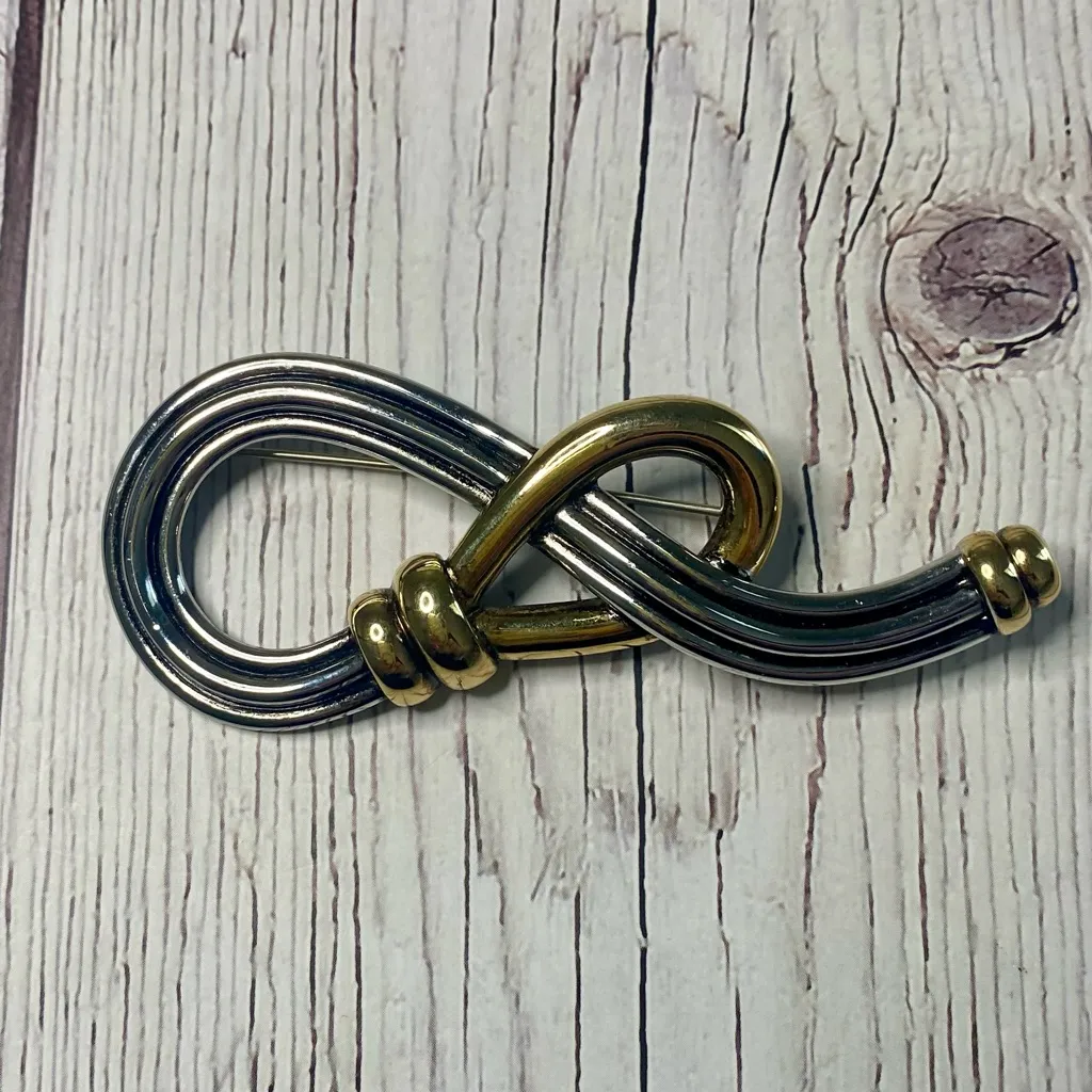 Erwin Pearl Mixed Metal Rope Knot Brooch Gold - Image 8