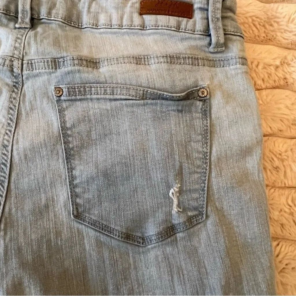 Distressed Denim Jean Shorts Raw Hem Y2K Boho Festival Grunge Light Wash Sz 12 Blue - Image 6