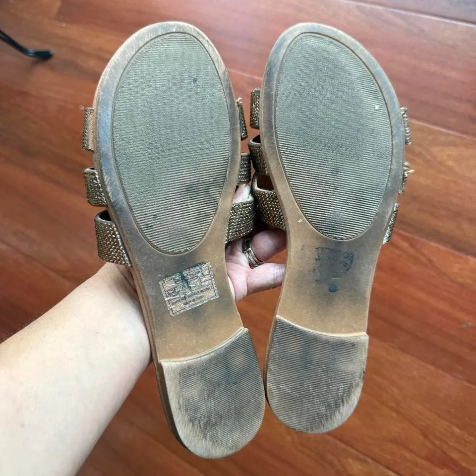 Juicy Couture Womens size 8 Gold Slide Sandals - Image 5