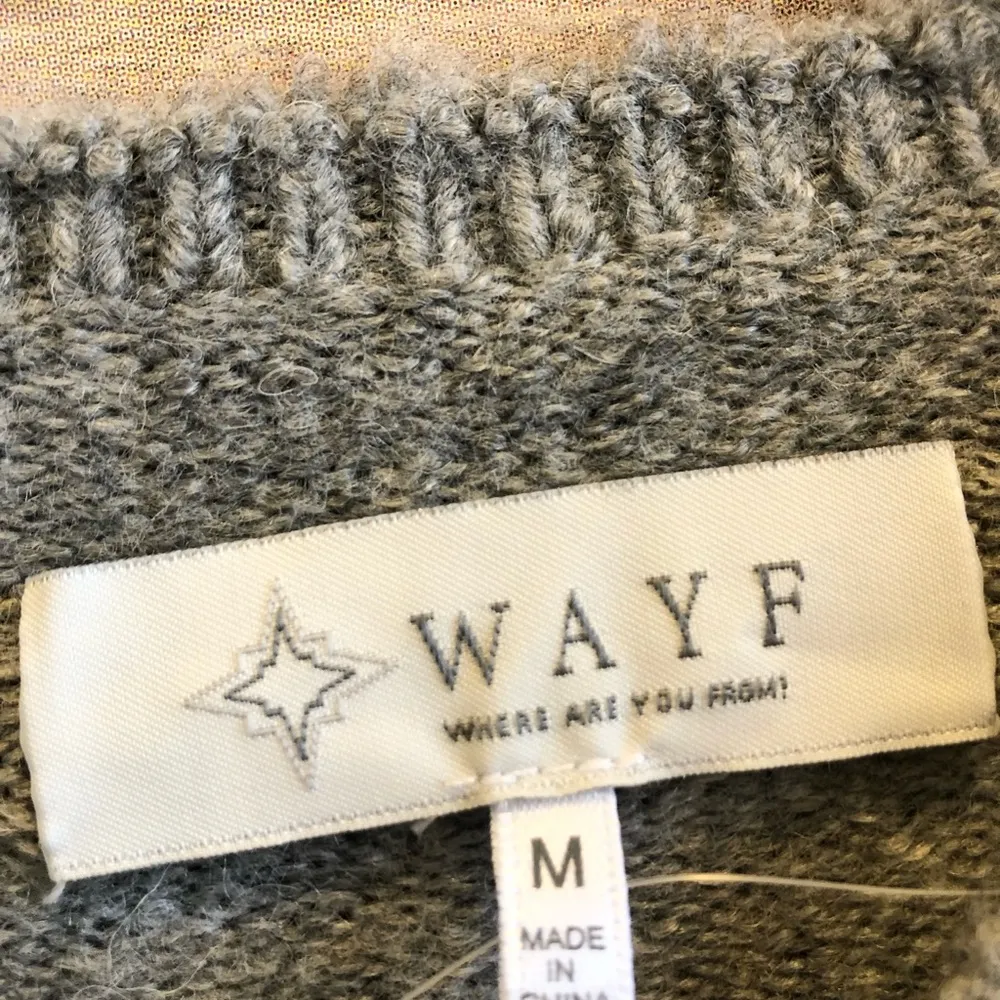 WAYF Gray Wool Blend Tie Bottom Sweater Size Medium NWOT - Image 4