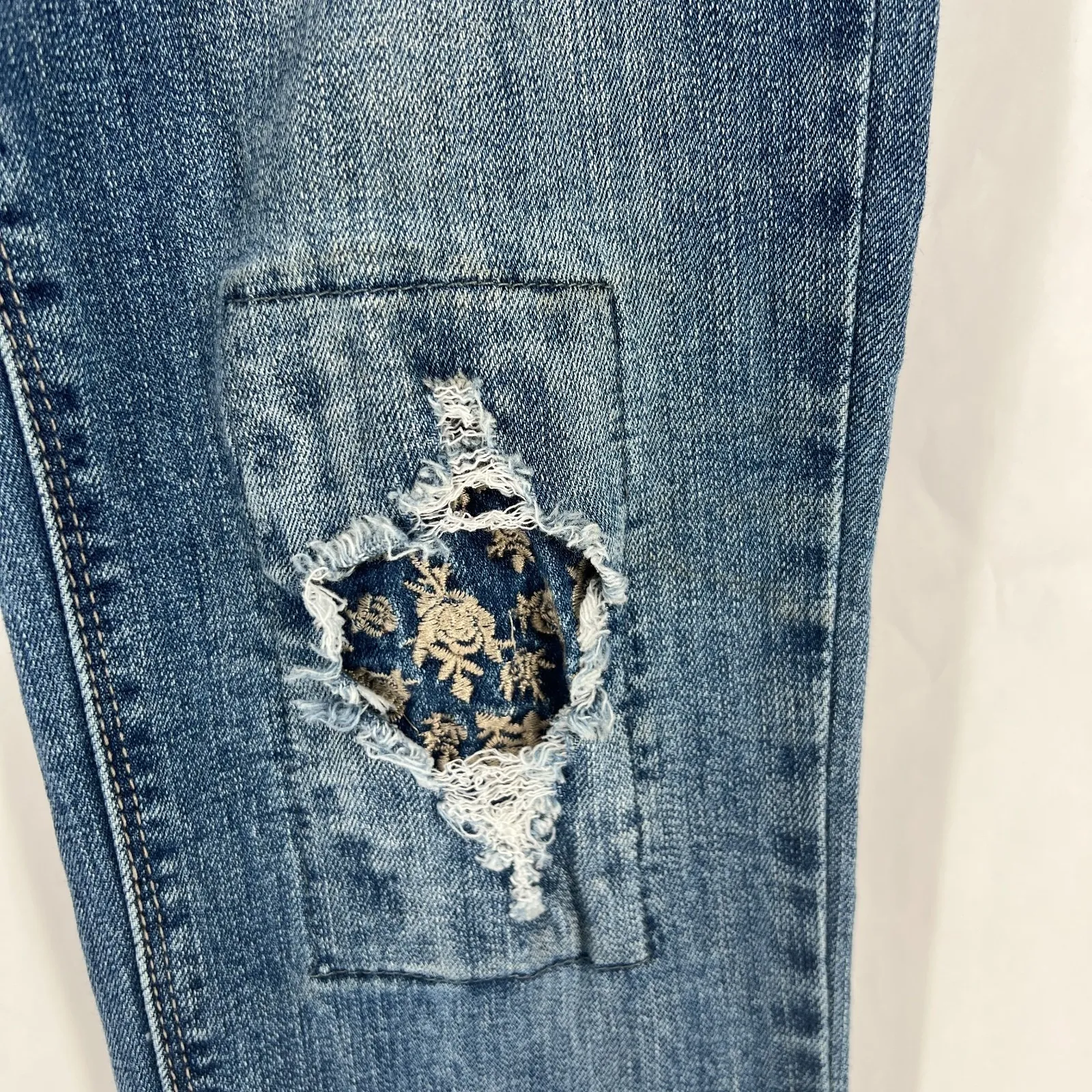 Ariya Kilkenny Skinny Jeans Womens 5/6 Blue Denim Cotton Distressed Frayed Hem - Image 4