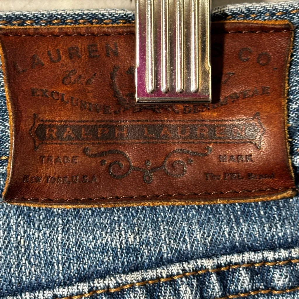 Lauren Jeans Co Ralph Lauren Womens Cutoff Jean Shorts Sz 6 Distressed 5" inseam - Image 3