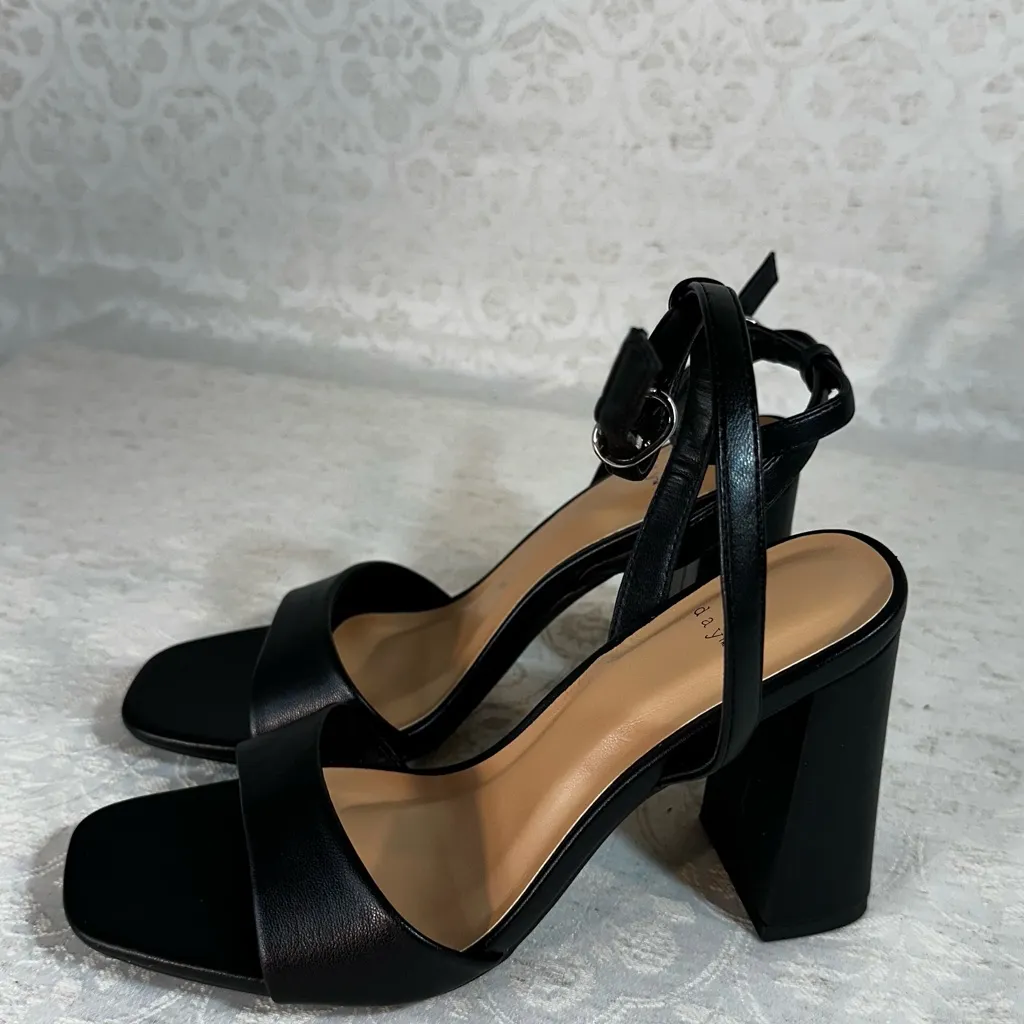 A New Day Black Haley Ankle Strap Flare Heels  Size 6 - Image 5