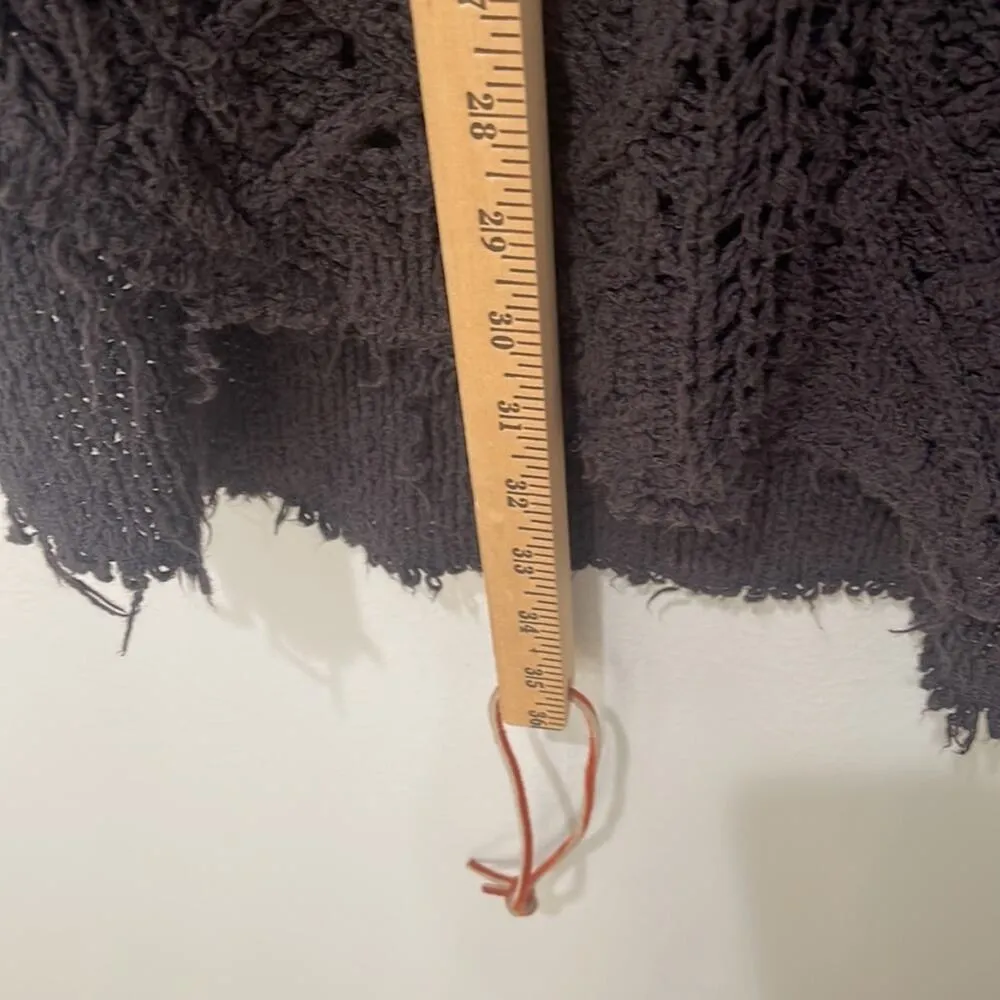 Free People Cross My Heart Cable Knit Gray V Neck Frayed Hem Sweater size M - Image 7