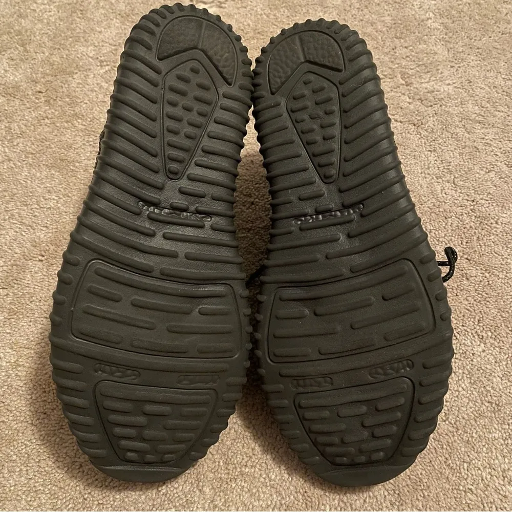 Forever 21 Black Glitter Sneakers - Image 10