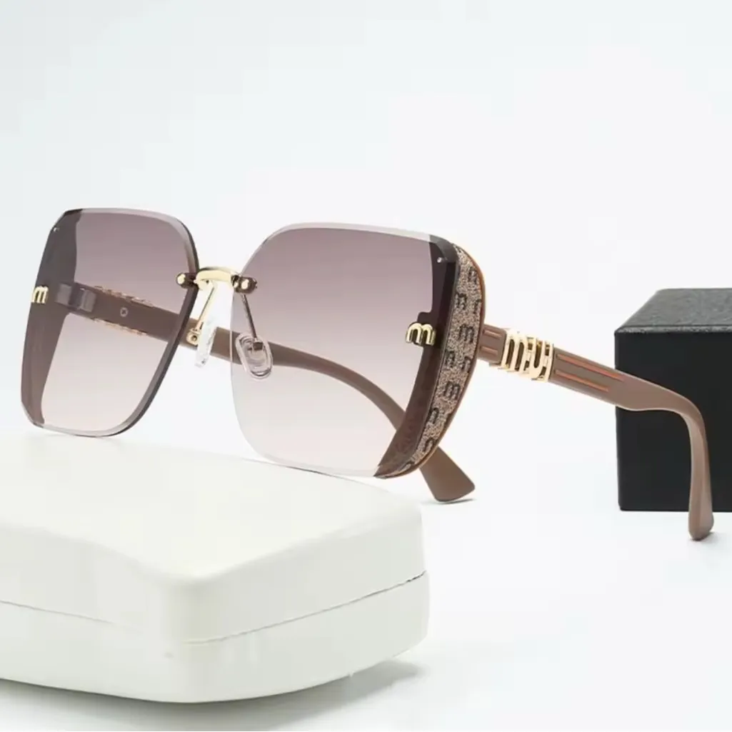 Distinctive Gold Logo Coffee Gradient Sunglasses Brown - Image 4