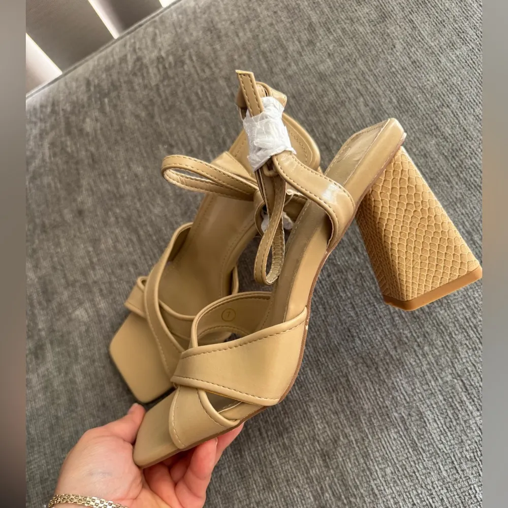 Amazon Elegant Beige Strappy Heels - Image 8