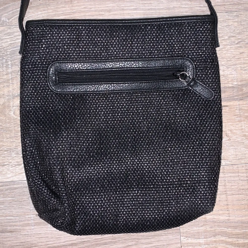 Charter Club Classics black crossbody handbag - Image 3