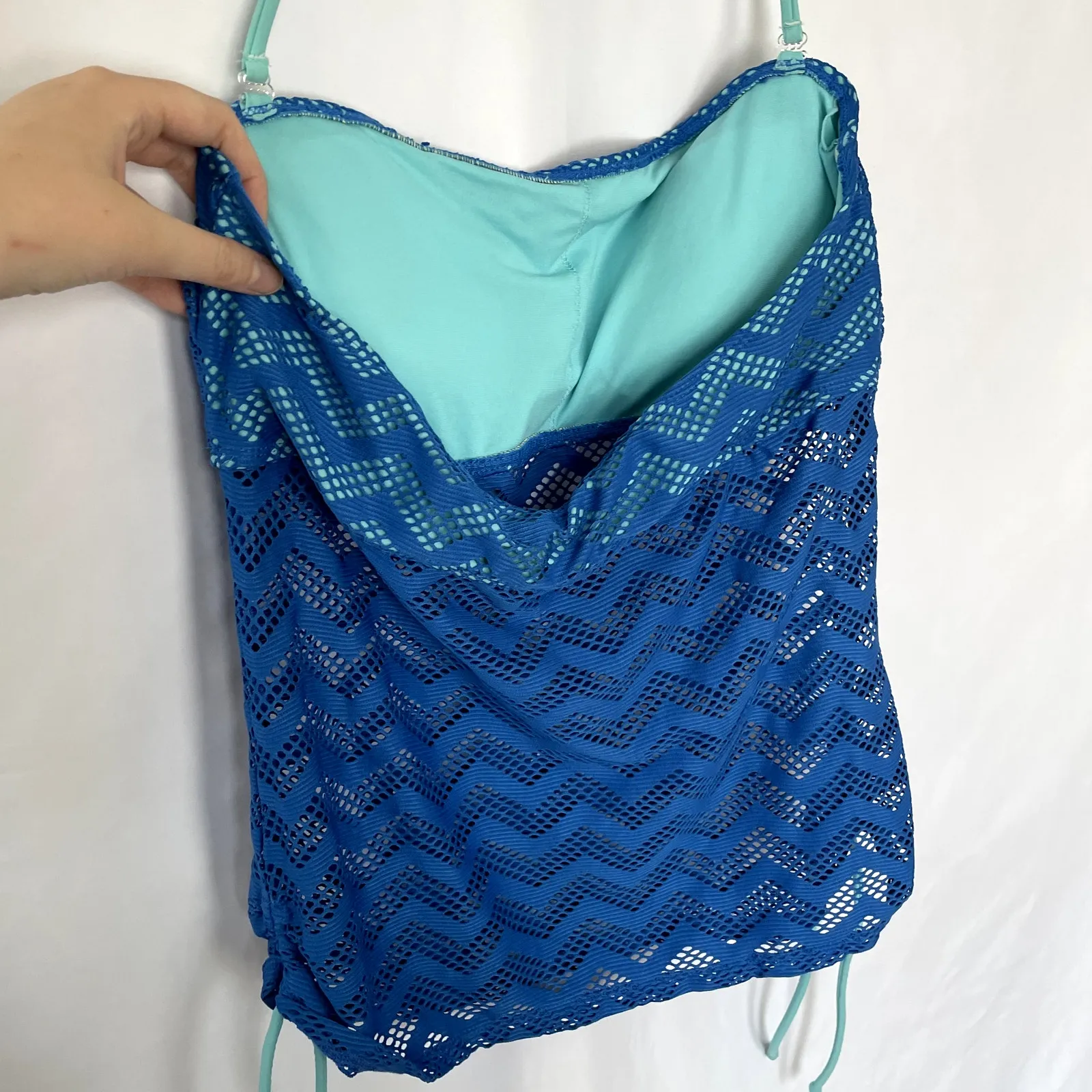 Hula Honey blue aqua halter neck straight neckline padded tankini swim top L - Image 3