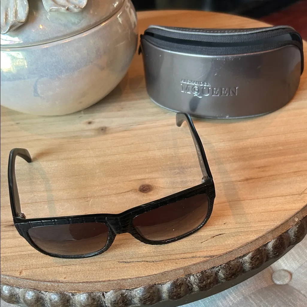Alexander McQueen AMQ 4194/S 807JJ 56🔲16 140 Crocodile Textured Sunglasses - Image 2