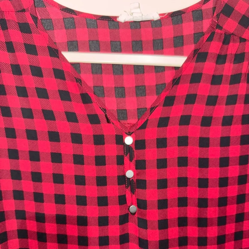 🎄Maurices Red and Black Plaid Shirt with smocked sleeve - Image 3