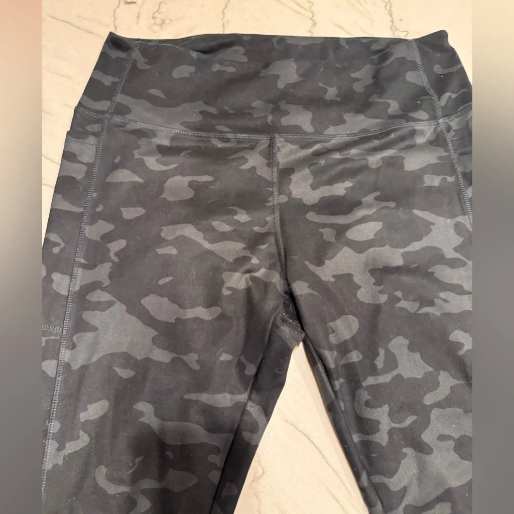 Danskin Black Camo High Rise Leggings w/ Side Pockets XL Full Length Athleisure - Image 8