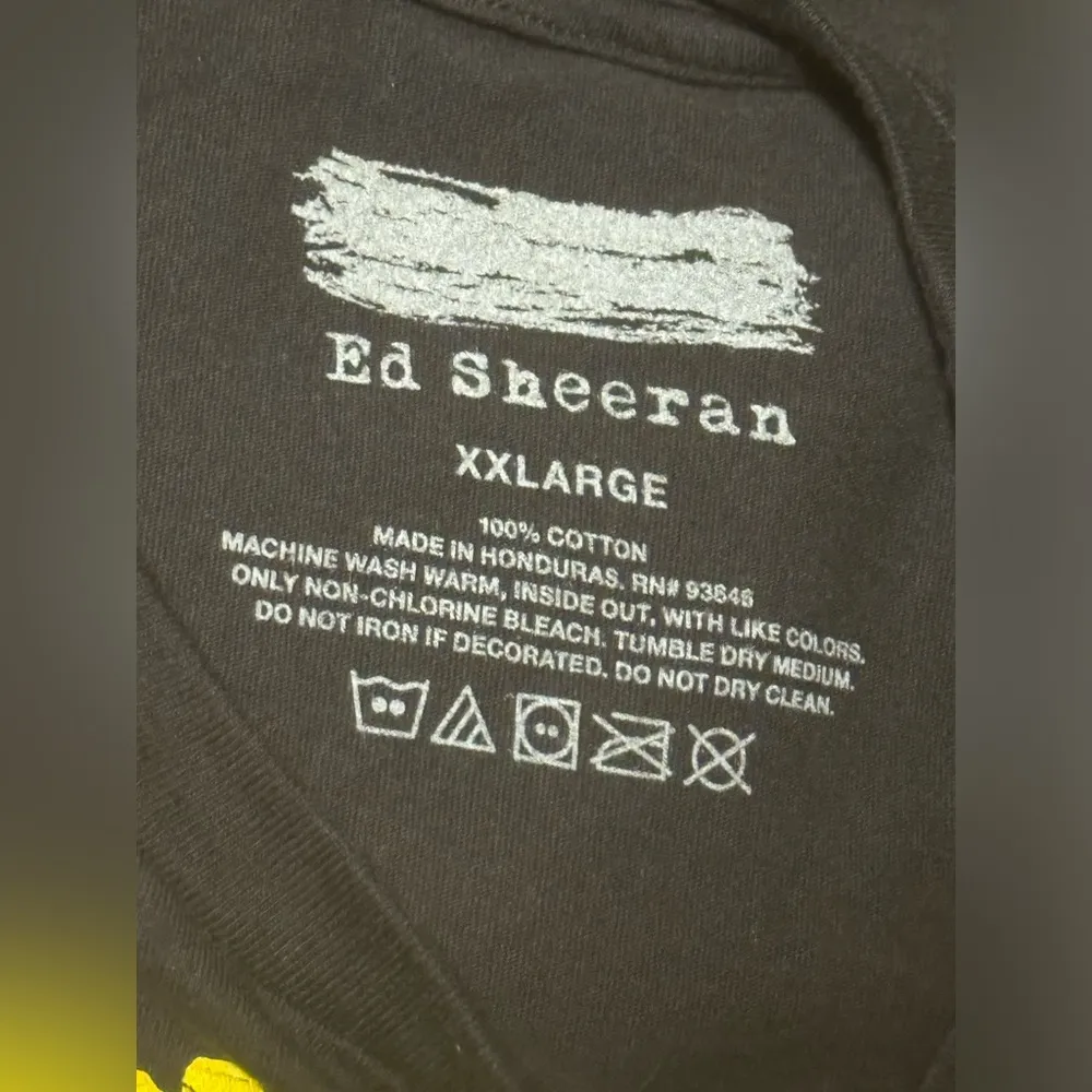 EUC Ed Sheeran Black & Yellow The Subtract Pop Up Experience Graphic Tee size XL - Image 5