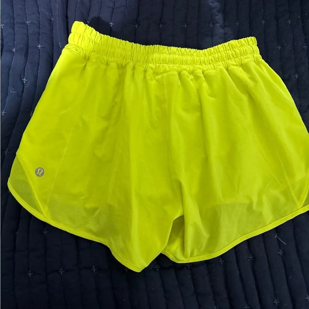 Lululemon Hotty Hot Short II *Long 4"
Highlight Yellow size 6 tall - Image 8