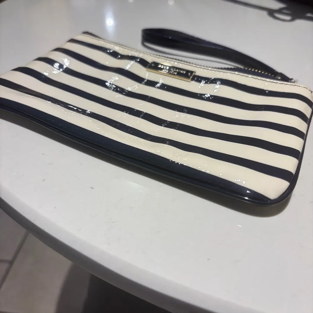 Kate Spade Navy and Cream Striped Wristlet - Image 3