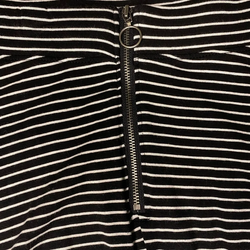 Black And White Striped Flowy Skater Skirt - Image 3