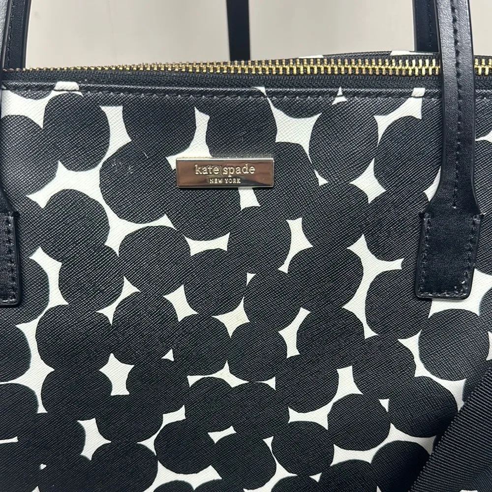 Kate Spade Black and White Graphic Tote / Diaper Bag Lots of pockets MSRP 398 - Image 2