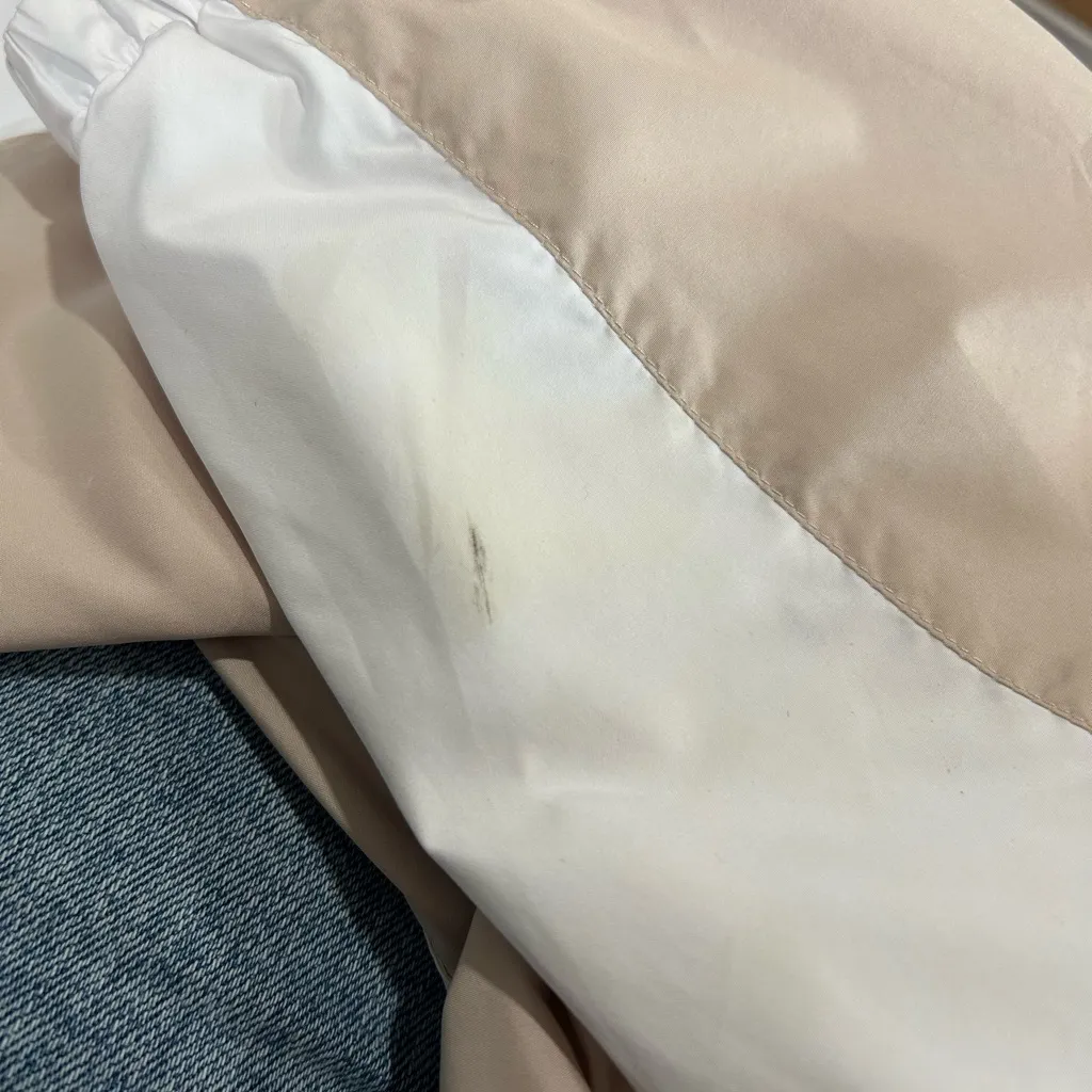 FootJoy Women’s Golf Jacket Medium Beige White Zip Up Lightweight Windbreaker - Image 9