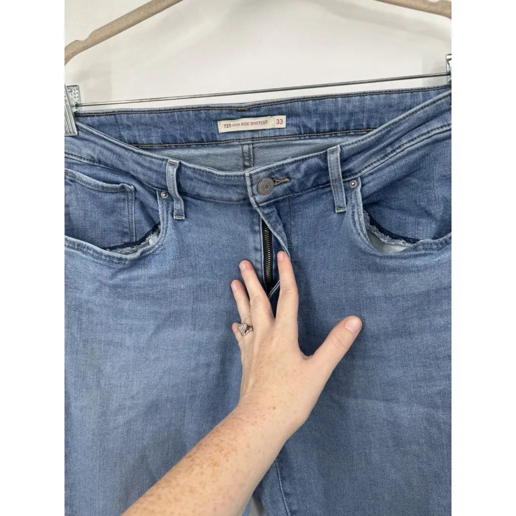 Levi’s 725 High Rise Bootcut Jean Women 33 Light Wash‎ Denim Western Bohemian - Image 10