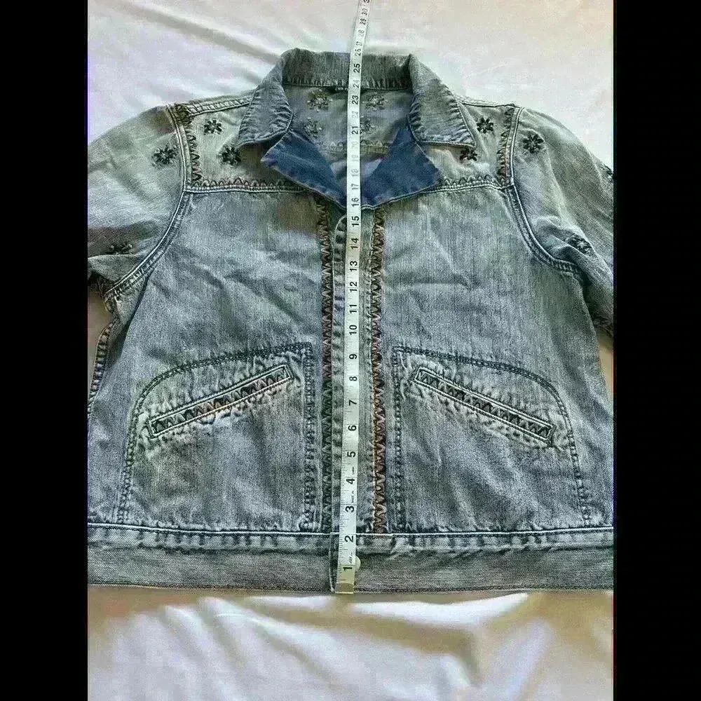 Free people x  Driftwood Jacket Womens  M denim jean floral boho western - Image 4