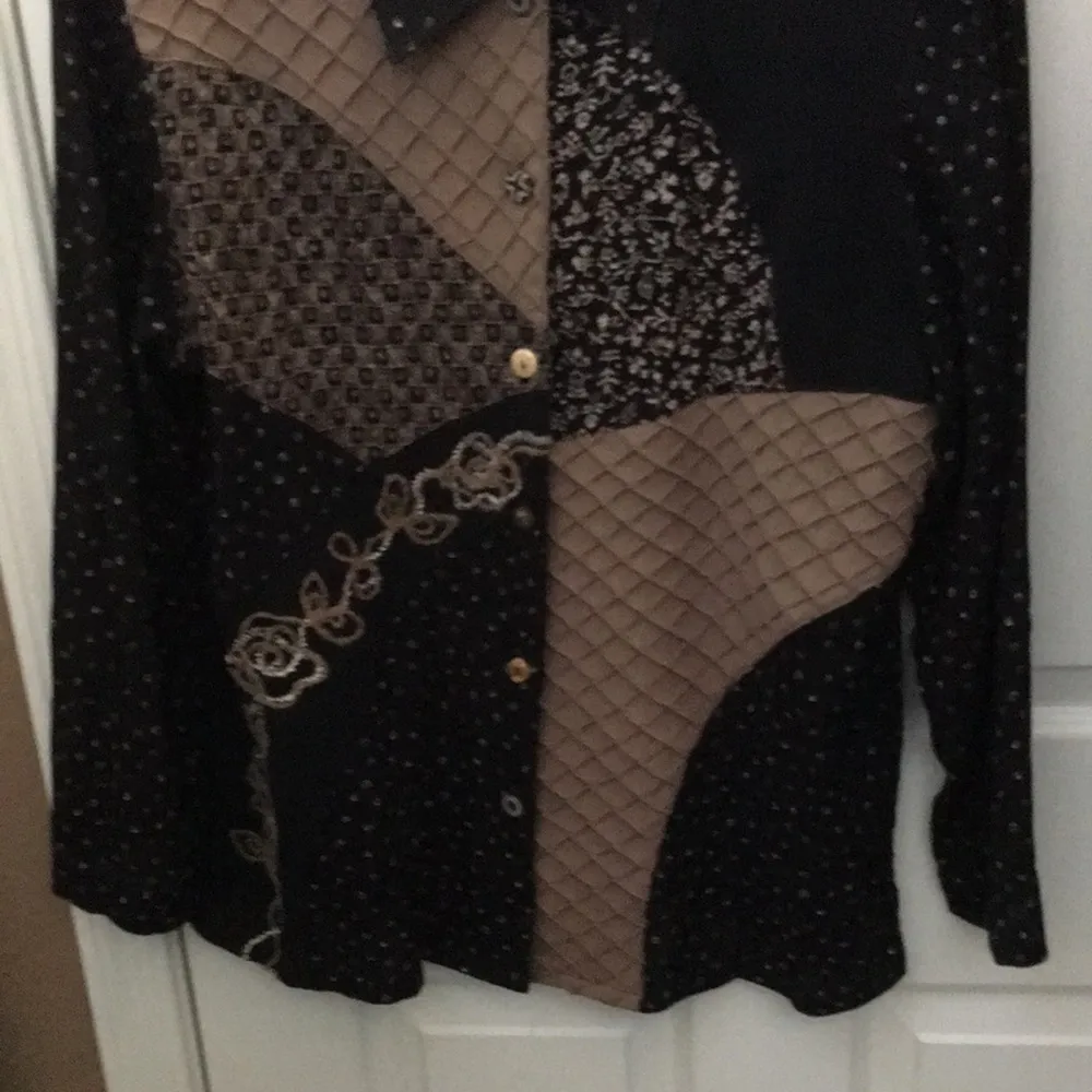 FINAL MARKDOWN Ladies Koret multi textured Top (M) Size 12 - Image 3