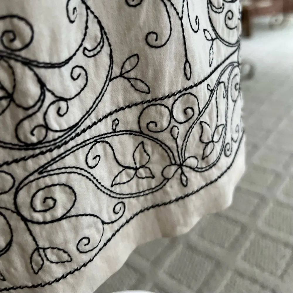 Express Dress Cream Embroidered Sleeveless Knee Length M Garden Party office - Image 7