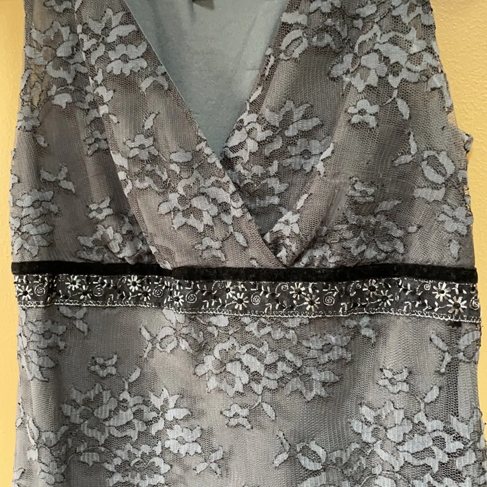 NEW YORK & COMPANY Gray Floral Lace Tank Blouse S - Image 2