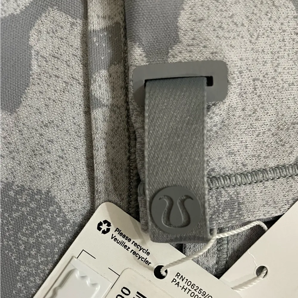 NWT Lululemon All You Need Scarf Camo Jacquard Rhino Grey - Image 5