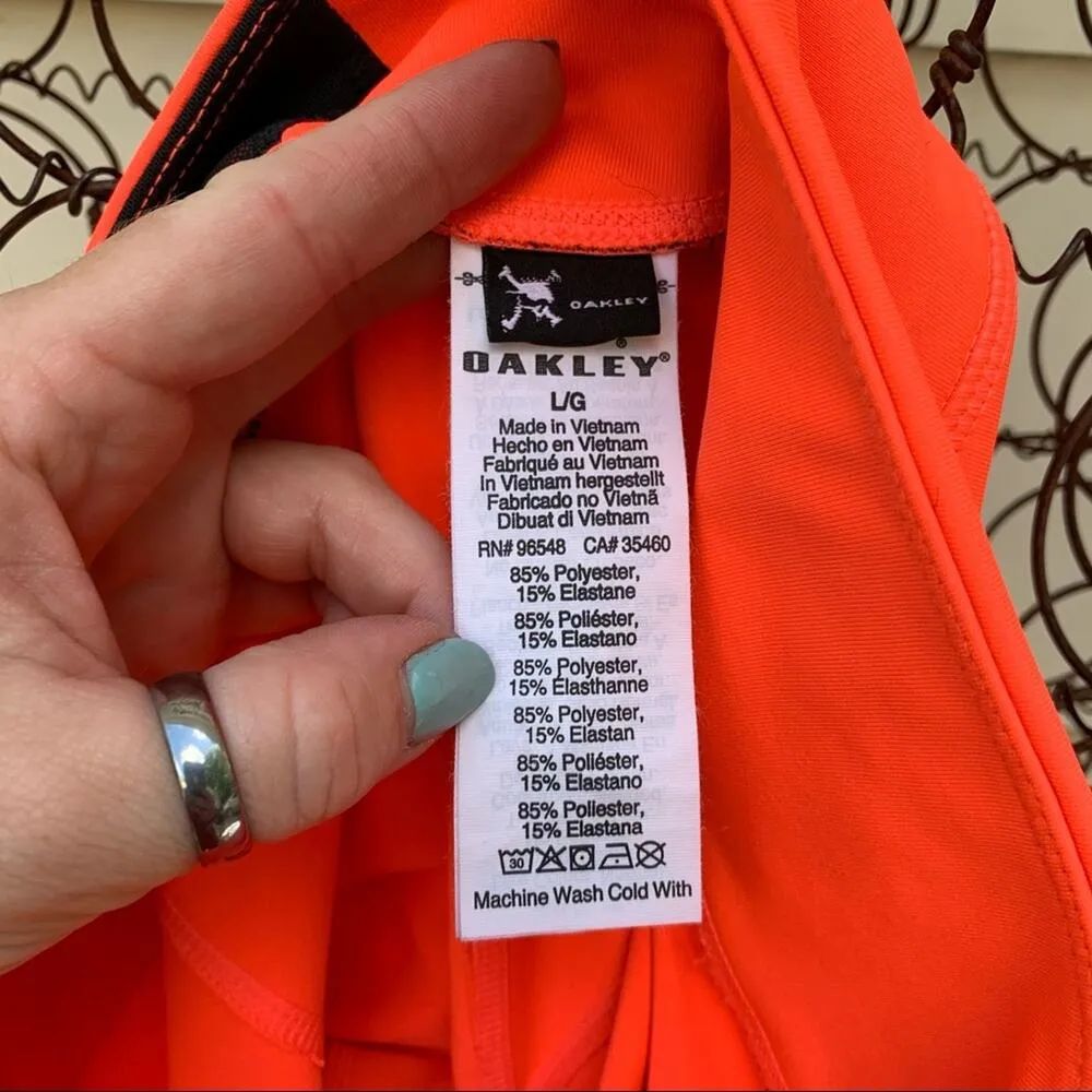 Oakley Active Capri - orange coral color LARGE - Image 4