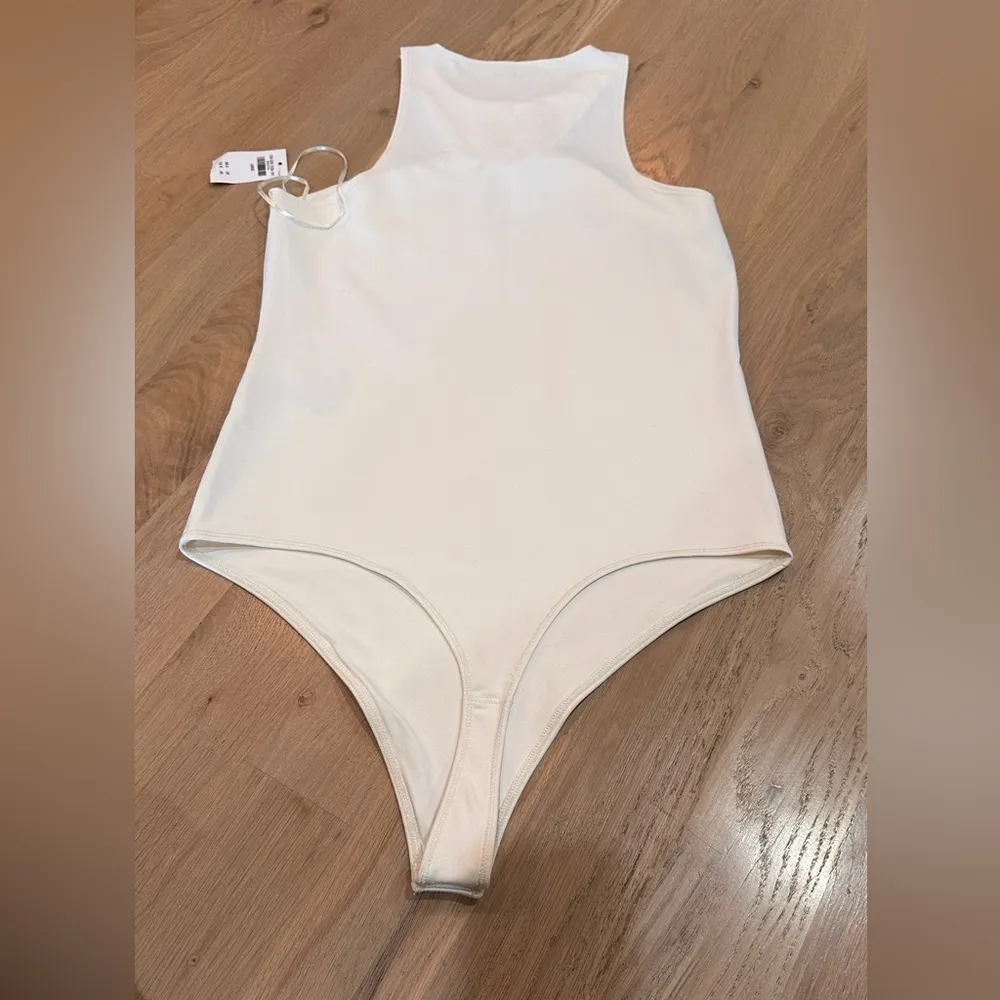 Abercrombie & Fitch Seamless Fabric High-Neck Bodysuit white size large - Image 7