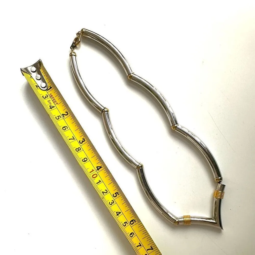 NAPIER CURVED TUBE V SILVERTONE LINKS VINTAGE NECKLACE Silver - Image 5
