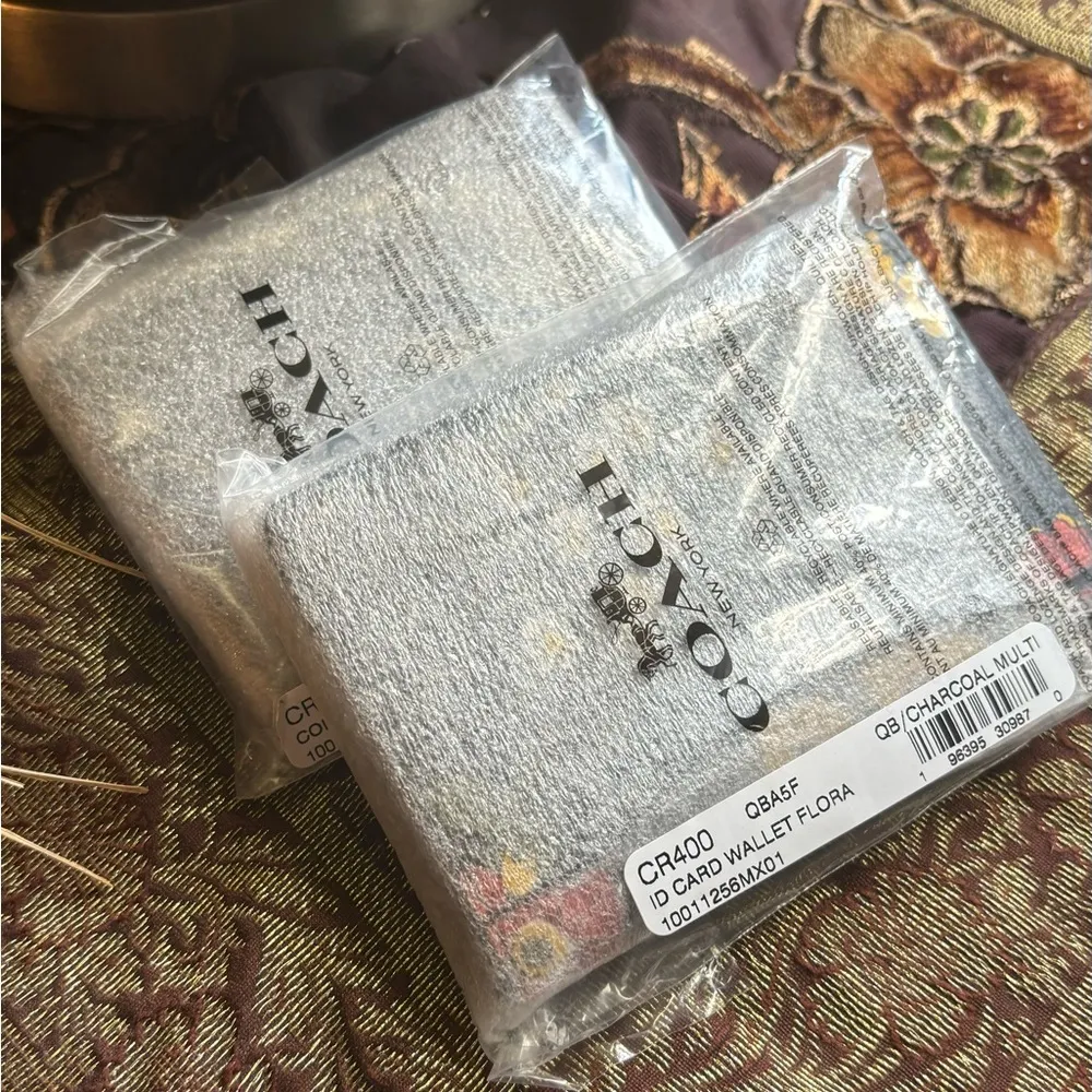 Authentic COACH Signature floral coated /smooth leather bifold slim wallet - Image 10