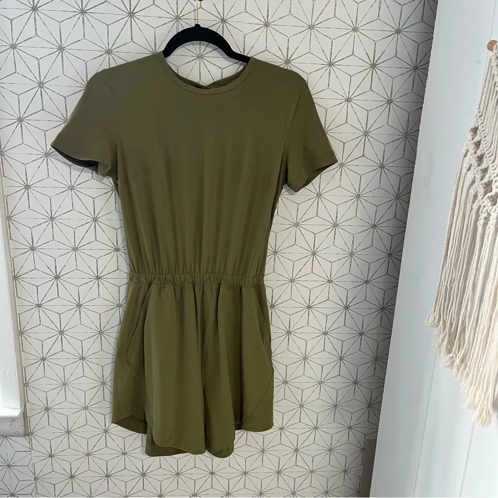 Lululemon Lightweight High-Neck Romper
Bronze Green - Image 3