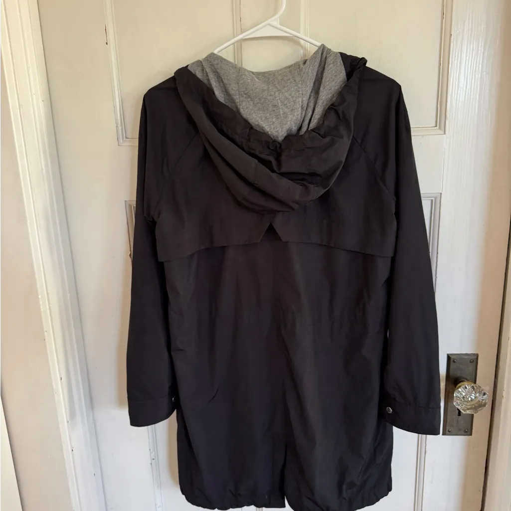 Abercrombie & Fitch black water resistant hooded windbreaker jacket size XS - Image 4