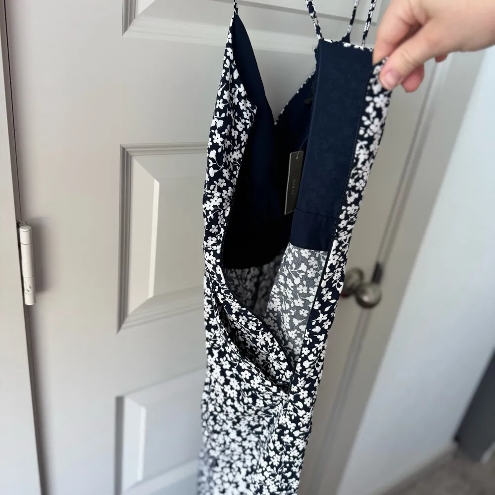 J.Crew Tie-front wide-leg jumpsuit in floral print black and white size 8 - Image 9