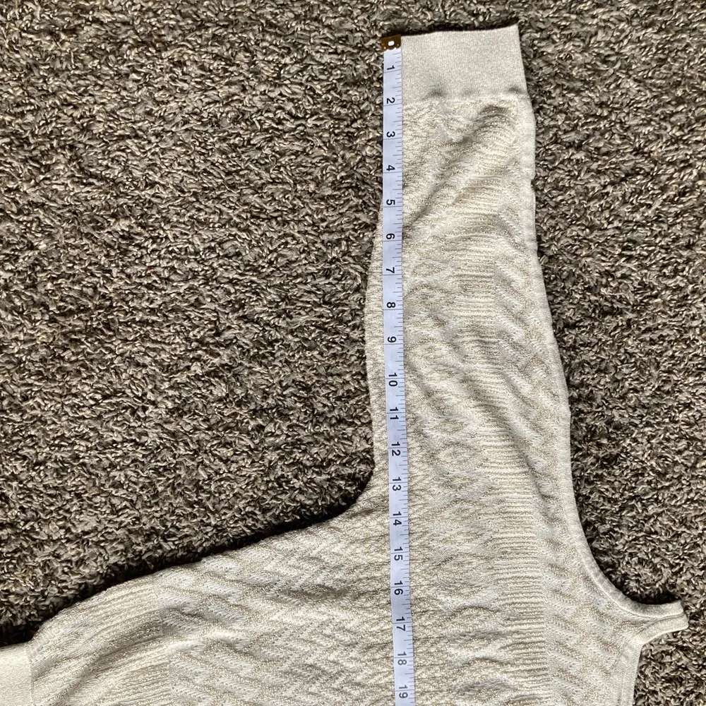 White House Black Market Cream Sweater - Image 5