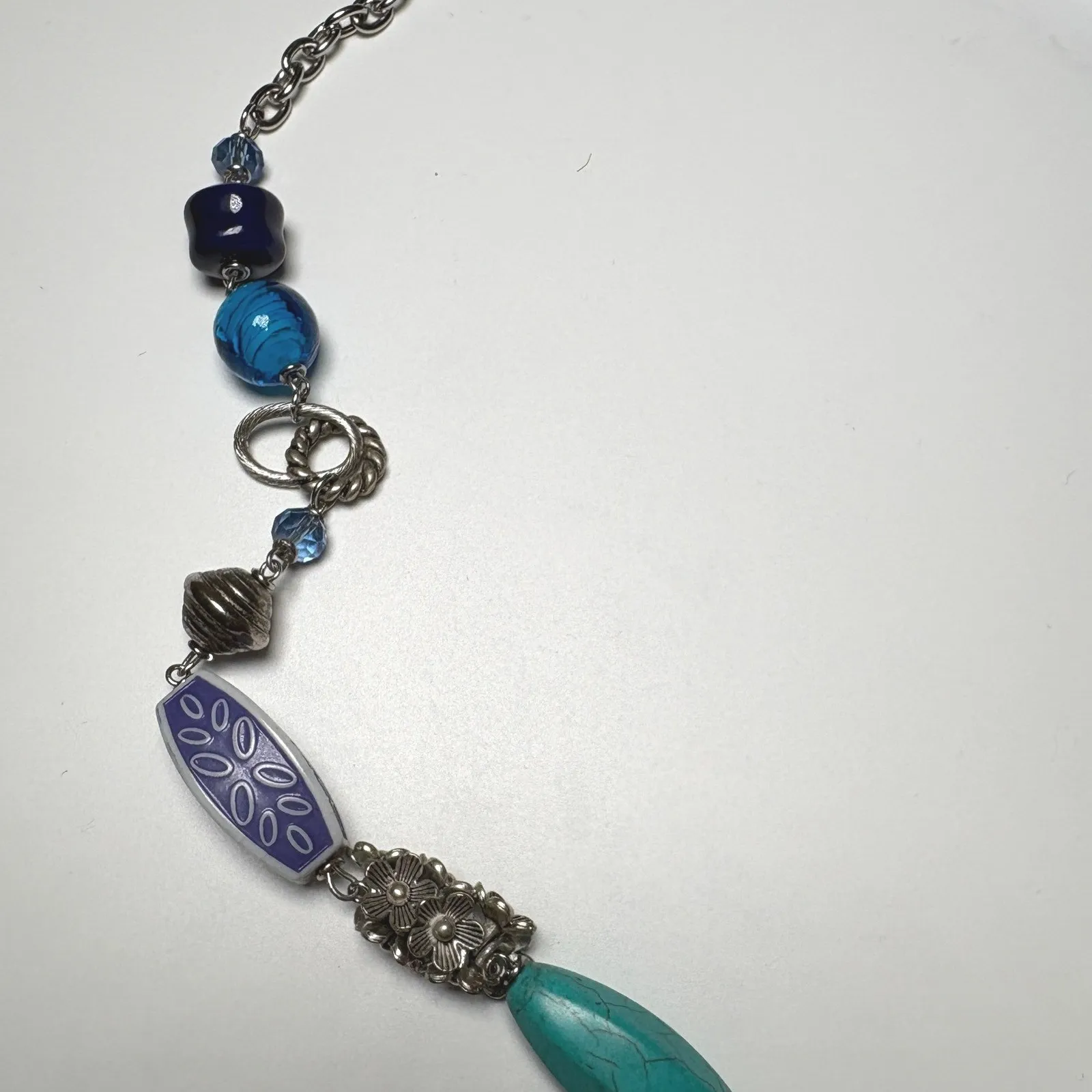 Premier Designs Blue Lagoon Beaded Necklace Silver Tone Blue Purple Stones - Image 4