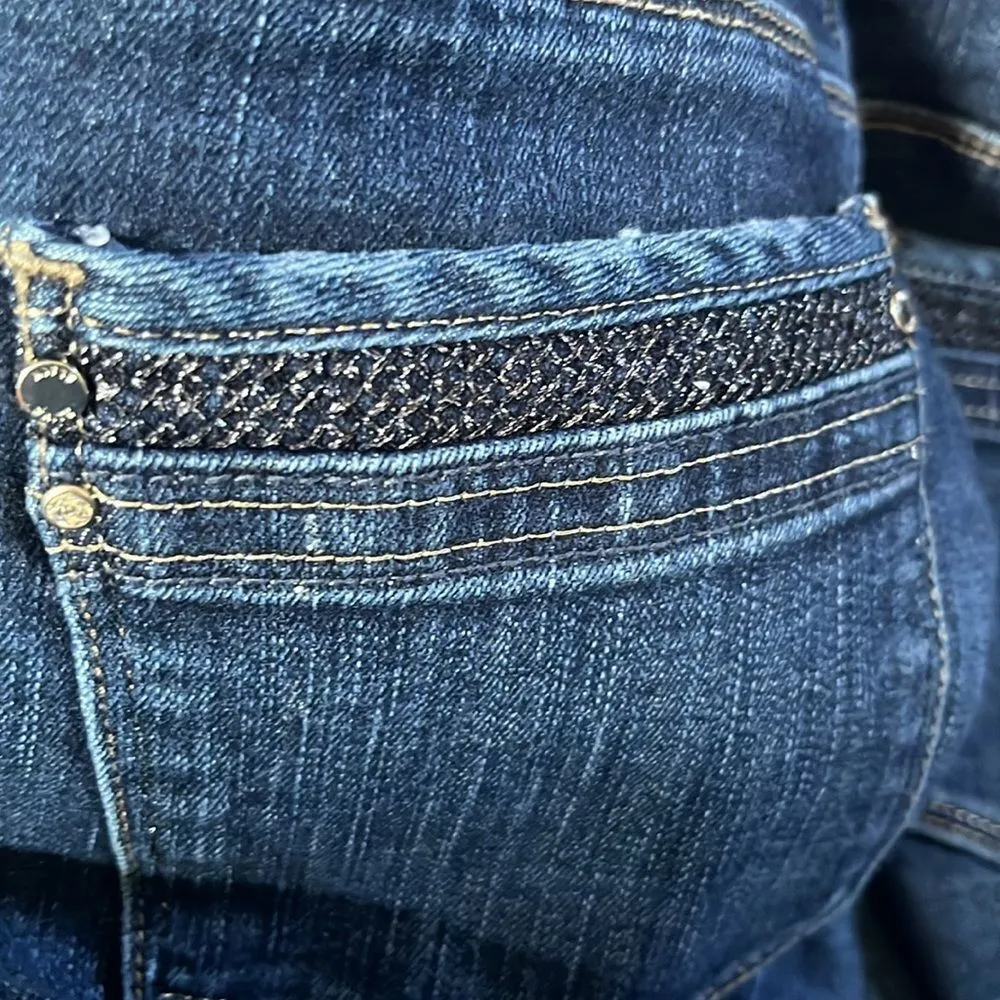 White House Black Market Girlfriend Distressed Capri Jeans - Image 7