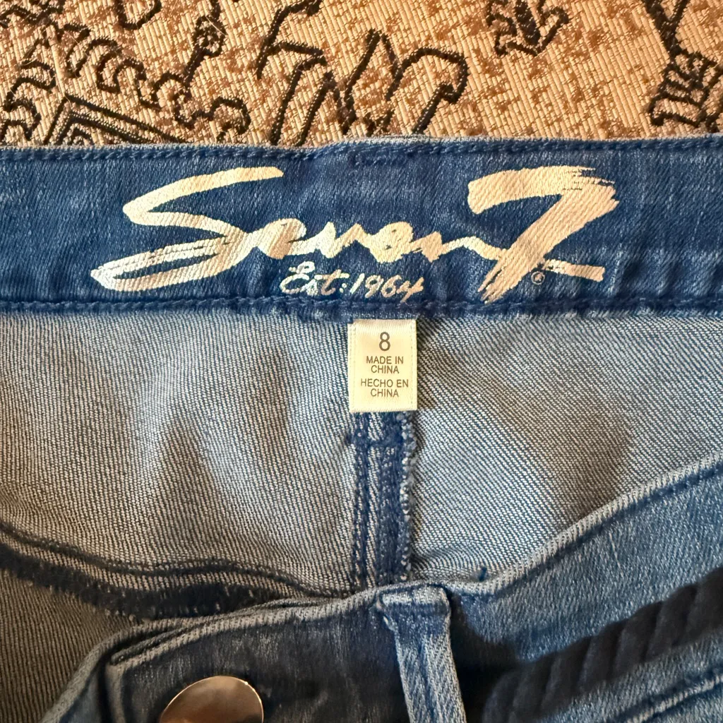 Seven7 NWOT High Rise Stovepipe Straight Distressed w/ Side Buttons & Rope Belt - Image 5