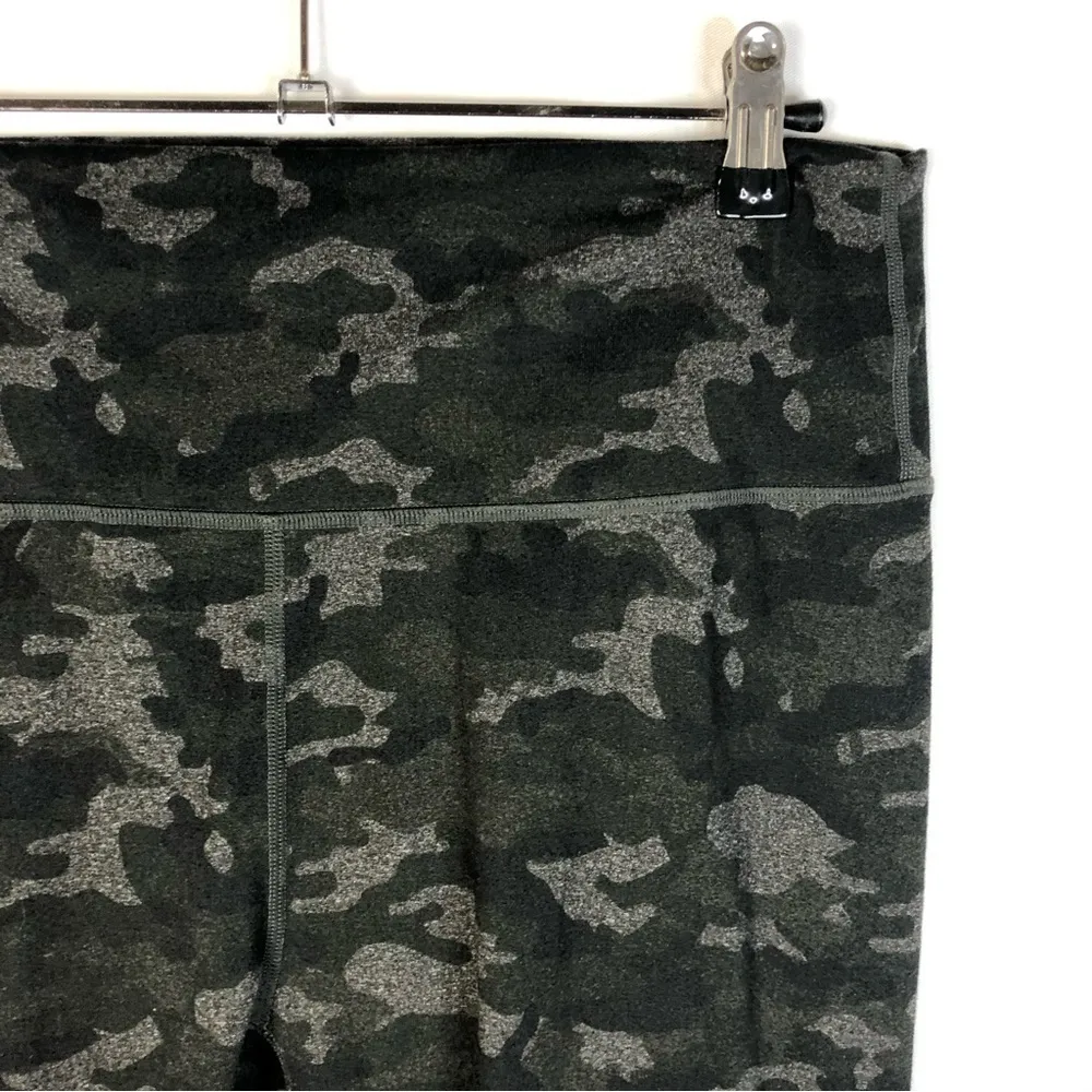 Fabletics Heather Camo Powerhold 7/8 Athletic Leggings M - Image 4