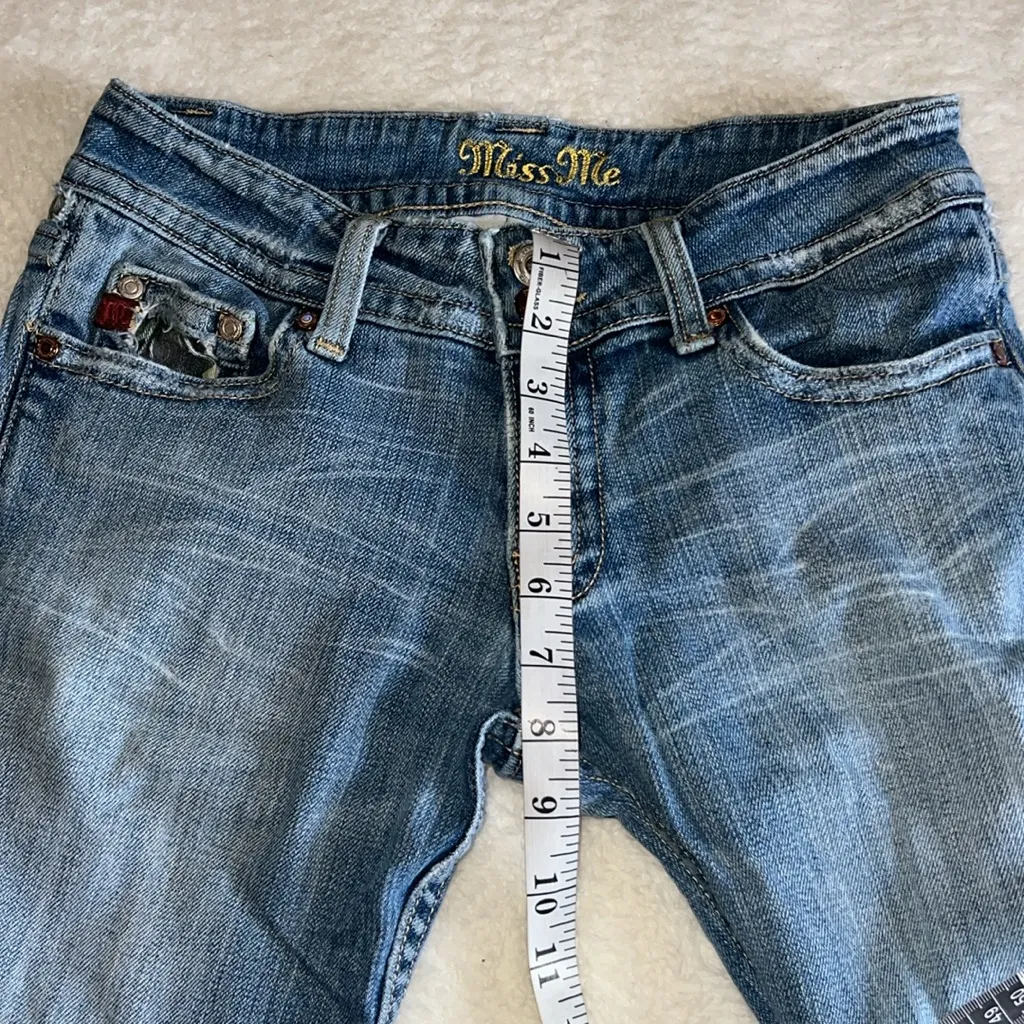 Miss Me Distressed Cropped‎ Jeans- Size 4 - Image 4