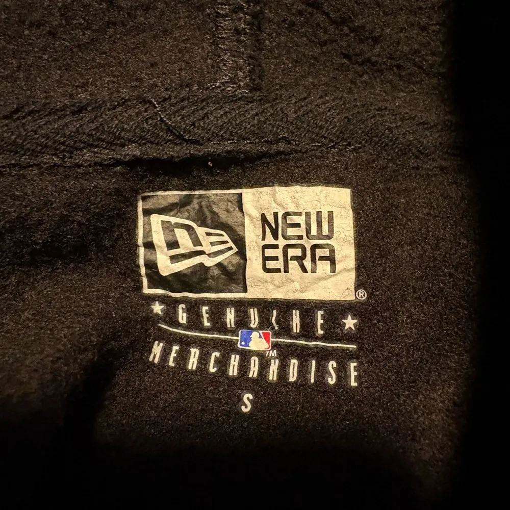 Women’s New Era Black San Francisco Giants Distressed Hoodie Size Small - Image 6