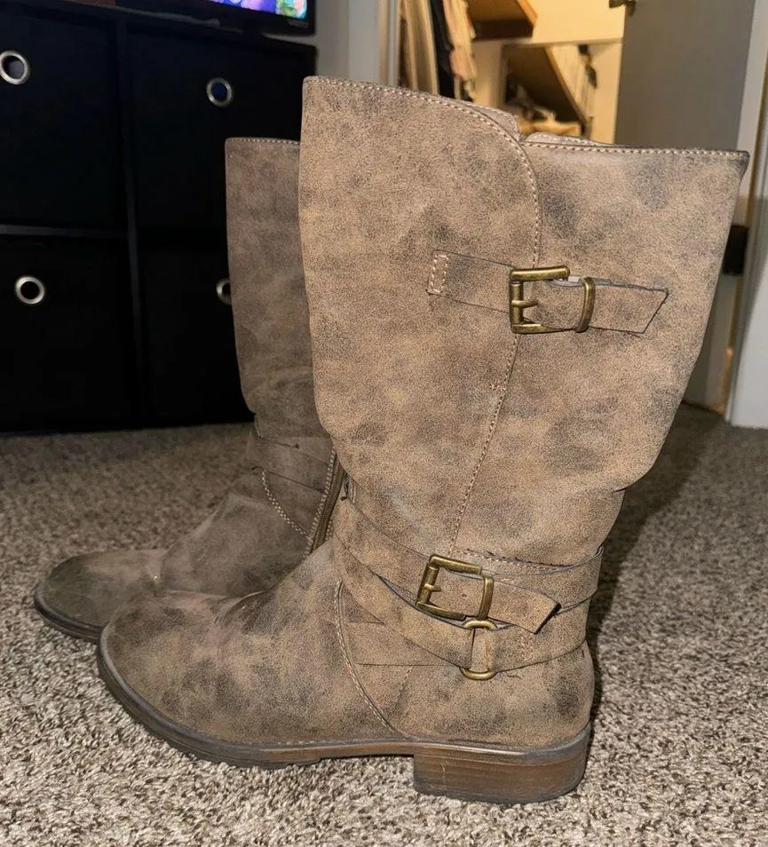 Boots Size 11 - Image 3