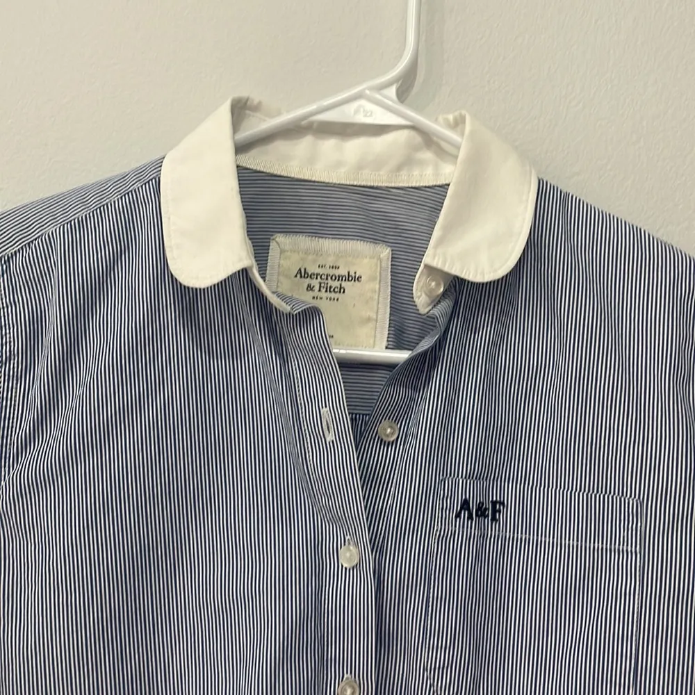 Women’s Button Up Shirt Blue & White Striped 100%Coton Sz M - Image 3