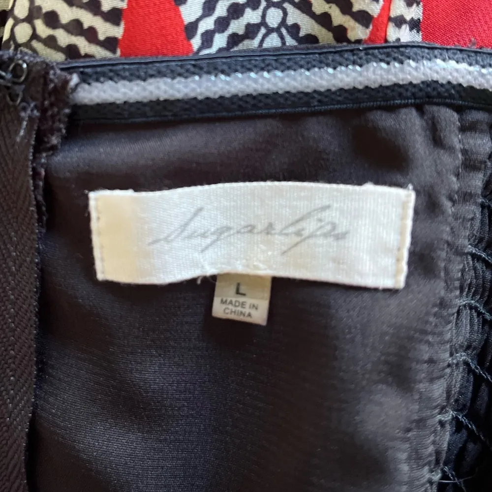 Sugarlips Elegant Black and Red Strapless Dress - Image 9