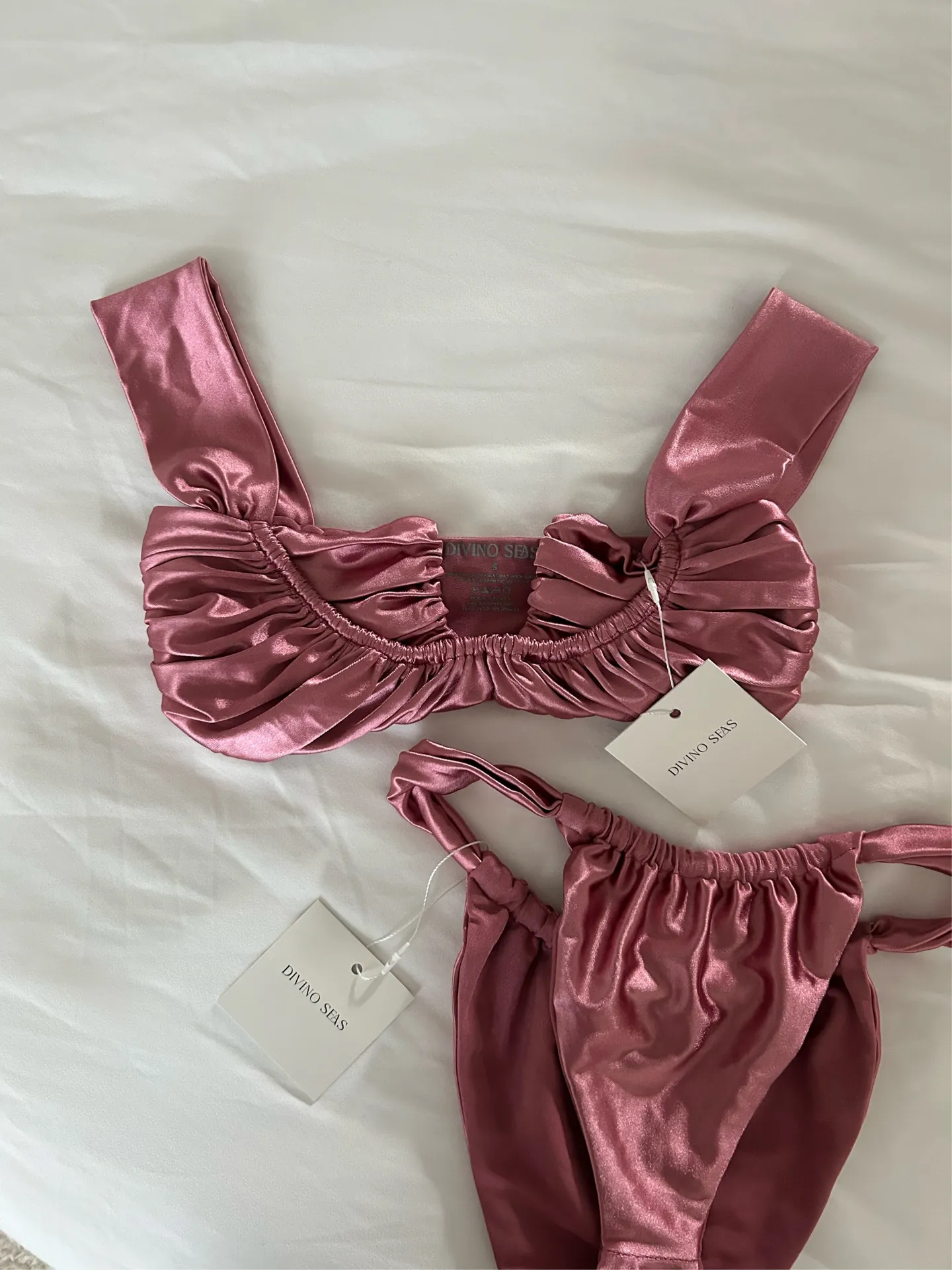 Divino Seas And de Bretaña Deep Blush Top and Bottoms Small - Image 4