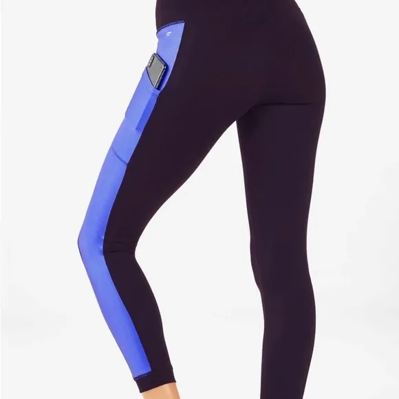 Black and Blue Leggings with Side Pocket - Image 2